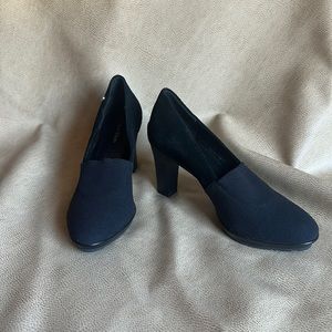 Calvin Klein Tana Women’s Size 6 Black Suede Pump Heel Shoes